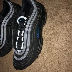 Size 7 Nike airmax 97